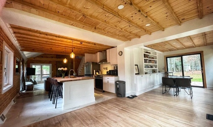 Tafton Cabina | Lake House Cabin with Dock Slip