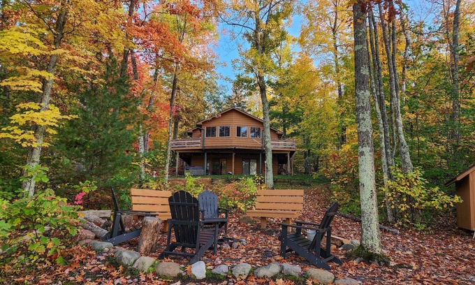 Hayward Cabina | Available Labor Day-2 cabins, 2 kitchens, Hot Tub