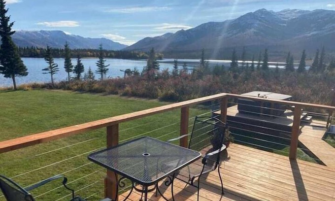 Healy Casa | Lake House Family Retreat @ Denali Nat'l Park. Hot