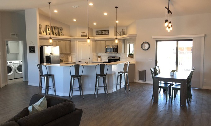 Desert Hills Casa | Lake House Havasu, Good Vibes Only!