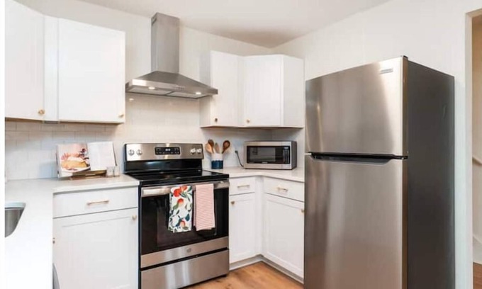 Burlington Casa | Lake House on Hickory Nut Point