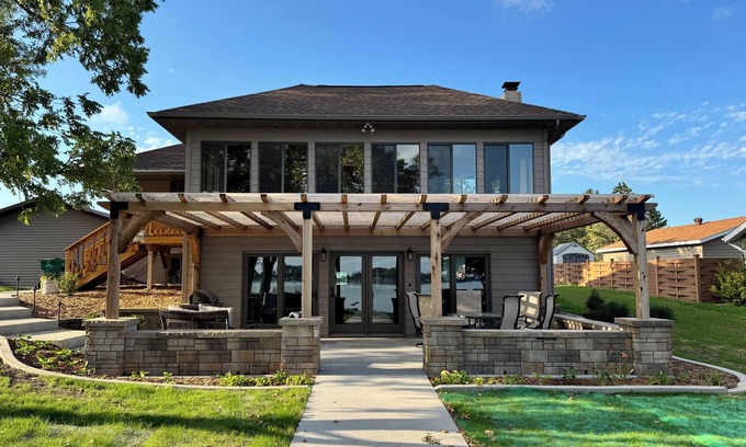 Watertown Casa | Lake House on Lake Kampeska - Perfect family getaway!