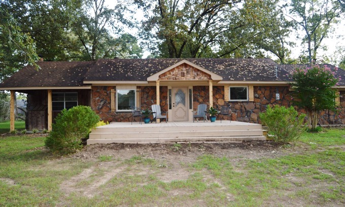 Clarksville Casa | Lake House on Ludwig