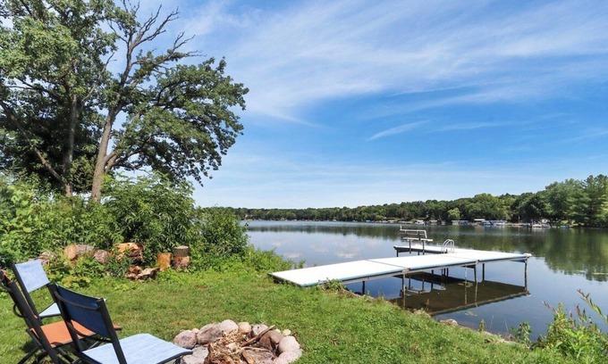 Potter Lake Casa | Lake House On Potter Lake Easy Troy, WI. Sleeps 8 by David Rigney Real Estate Solutions