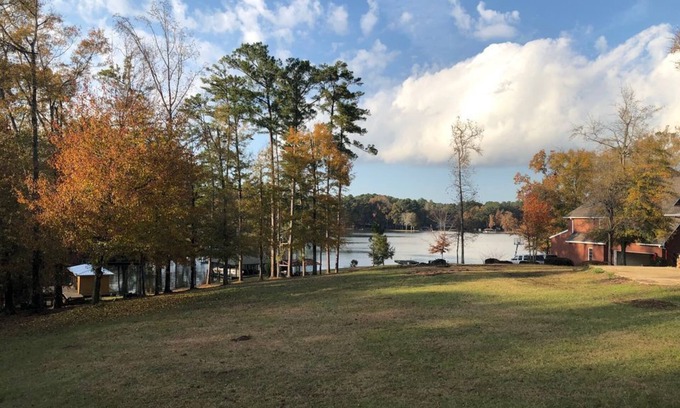 Milledgeville Casa | Lake House Retreat! El | Cerca de ~ Marina / Restaurantes / Comestibles | Relax / Pescado / Bote / Nada