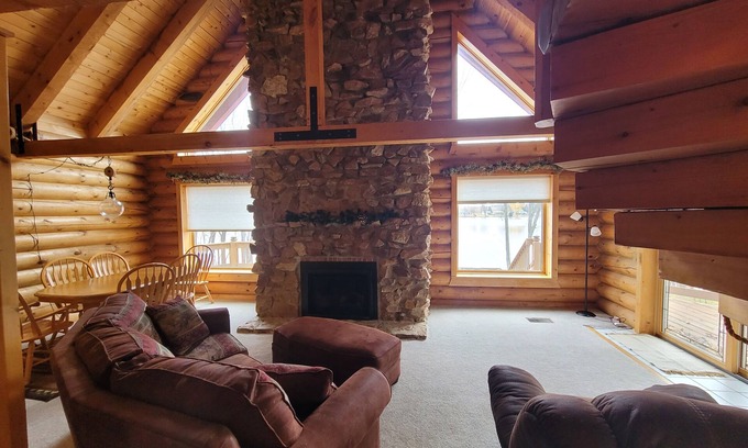 Stratford Casa | Lake House Retreat on Eau Pleine Flowage