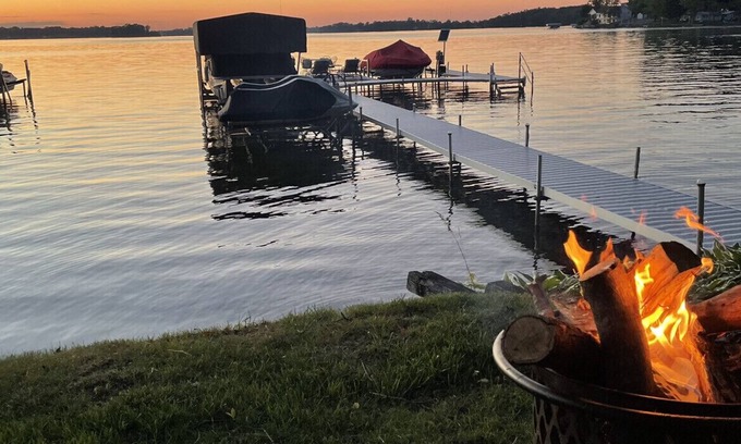 Bradley Casa | Lake House Retreat / Weekend Escapada