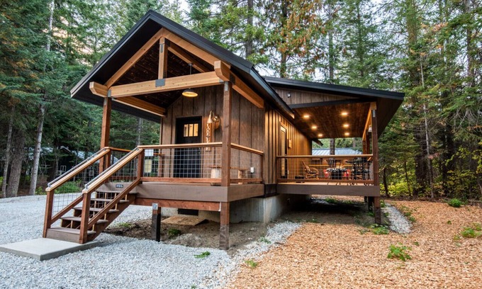 Leavenworth Apartamento | "Lake House" tiny cabin near Lake Wenatchee with HOT TUB