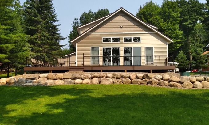 Pickerel Casa | Lake House
