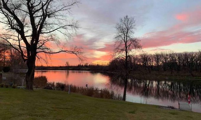 Killarney Casa | Lake House with a Beautiful Waterfront View