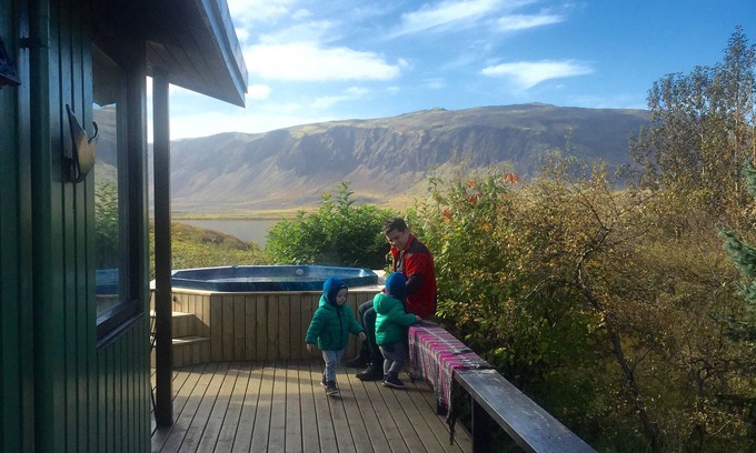 Selfoss Casa | Casa del lago con jacuzzi privado! Ubicado en Icelands Golden Circle.