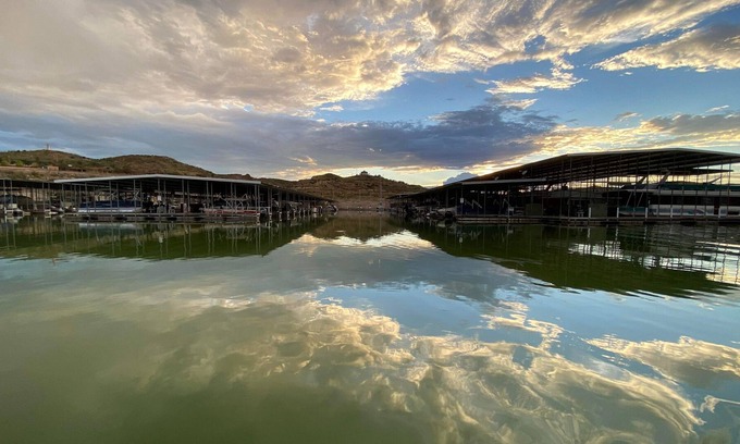Elephant Butte Casa | Lake House with Ping Pong & Pool Table, sleeps 16, 1.5 bath with full kitchen