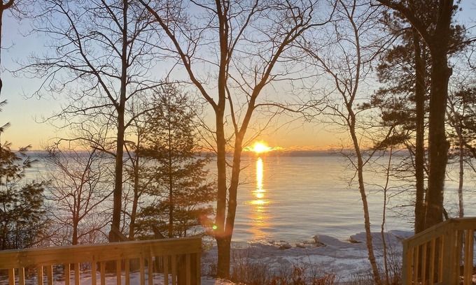 Greenbush Cabina | Lake Huron private Sugar Sandy beach with Cozy cabin!