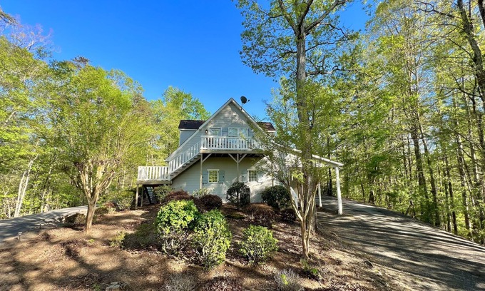 Sunset Cabaña | Lake Keowee Access -- Hiker's Delight -- Clemson -- Downtown Greenville