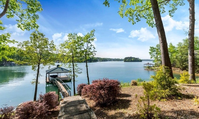 Seneca Casa | Lake Keowee Ln - Awesome Lake Keowee Views