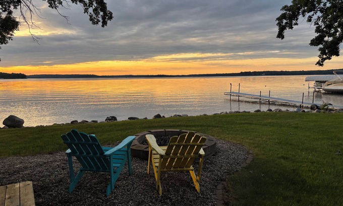 Paynesville Casa | Lake Koronis All Season Home-5 bedrm, screened porch, fish/swim/bike/snowmobile