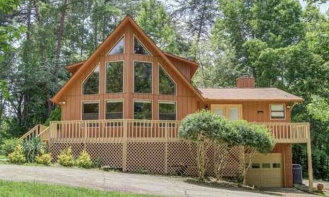 Gainesville Casa | Beautiful Lake Lanier Getaway - Condado de Hall con licencia - Licencia # BUS-0033073