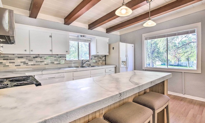 Granite Shoals Cabina | Lake LBJ Cabin: Walk to Parks & Boat Ramp!