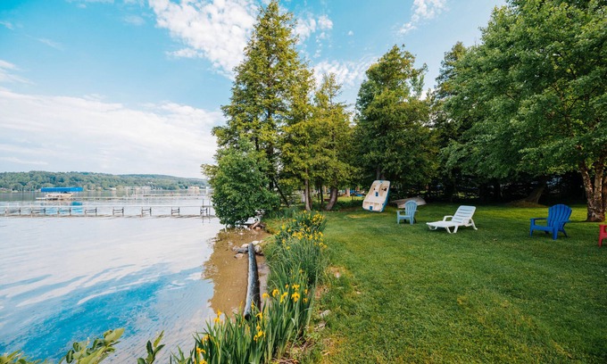 Lake Leelanau Casa | Lake Leelanau Sandy Beachfront Swimming