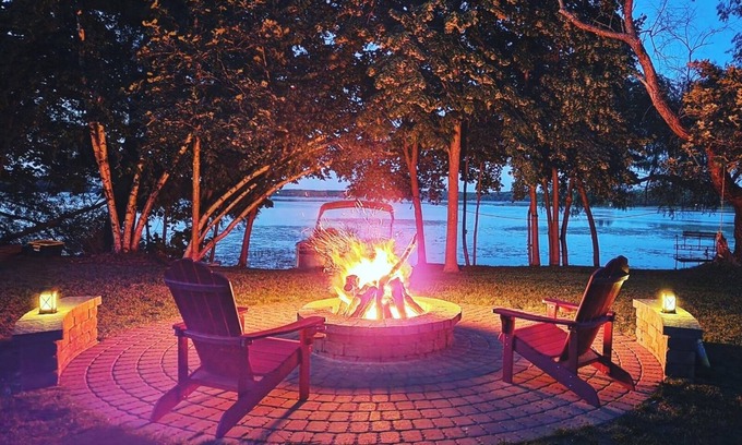 Alexandria Cabina | Lake Life-4-bedroom single level cabin.