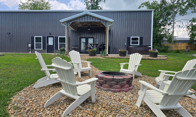 Dandridge Casa | Lake Life Barndo, enjoy the lake