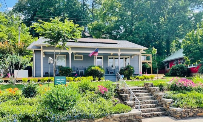 Lake Junaluska Casa | Lake Life House - 1 min walk to Lake J Assembly -10 min to Waynesville & BR Pkwy