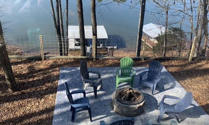 Estill Springs Casa | Lake Life 4 Bedroom, 3 Bath, Sleeps 12.