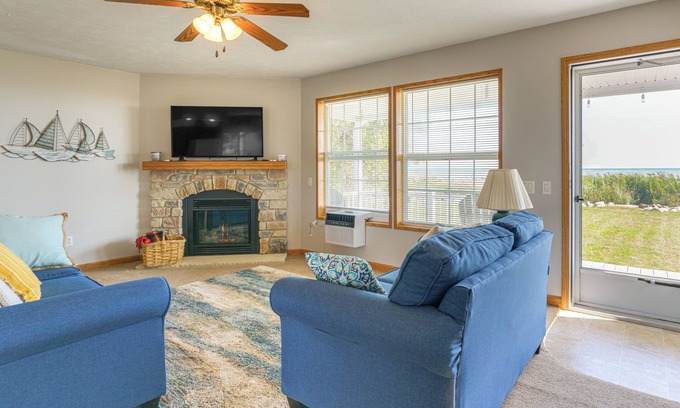 Harbor Beach Casa | Lake & Lighthouse Views: Inviting Port Hope Home!