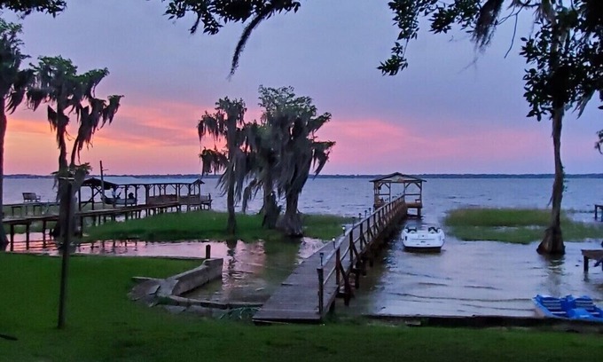 Melrose Casa | Lago que vive cerca de Gainesville, UF Health y University of Florida