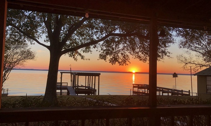 West Livingston Casa | Lake Livingston Lakeside Retreat