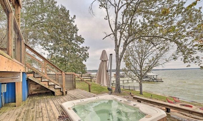 Coldspring Casa | Lake Livingston Vacation Rental w/ Hot Tub!