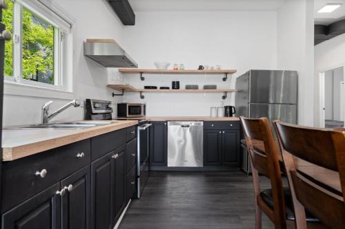 Quinte West Casa | Lake lodge 6