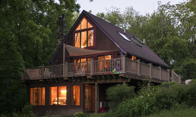 Oakdale Casa | Lake MacBride Cabin- Parque Estatal! Reserve 2 noches, obtenga la tercera gratis!