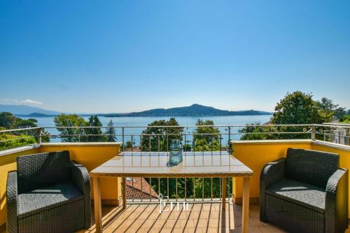 Meina Apartamento | Lake Maggiore View Apt Meina