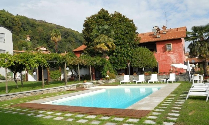 Brovello-Carpugnino Apartamento | Alquiler de chalet en el lago Maggiori, alquiler de chalet en los lagos italianos, alquiler de chalet en el lago Maggiori, chalet con piscina Lago Maggiori