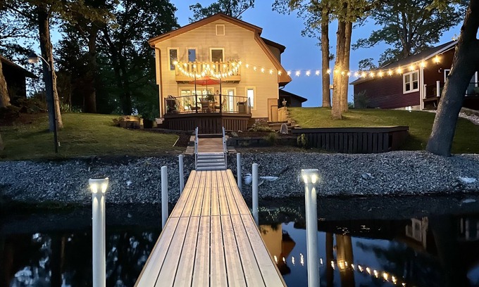 Rochester Casa | Lake Manitou Home - 3 Bedroom Family Retreat