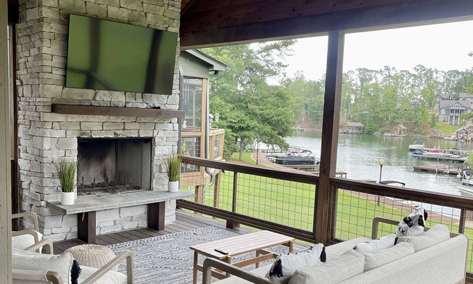 Eclectic Casa | Lake Martin Waterfront Home