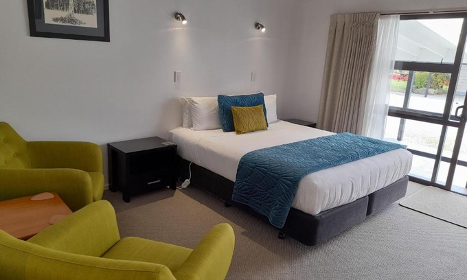 Fox Glacier Hotel | Lake Matheson Motel