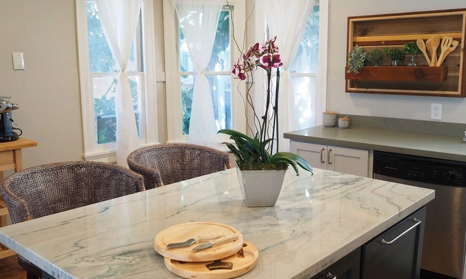Oakland Apartamento | Lake Merritt Beauty - WIFI, estacionamiento, capacidad para 4