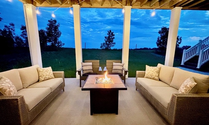 Northport Casa | Lake MI Views Deck, Loft, Game Room, Patio 5 Acres Groups Near Traverse