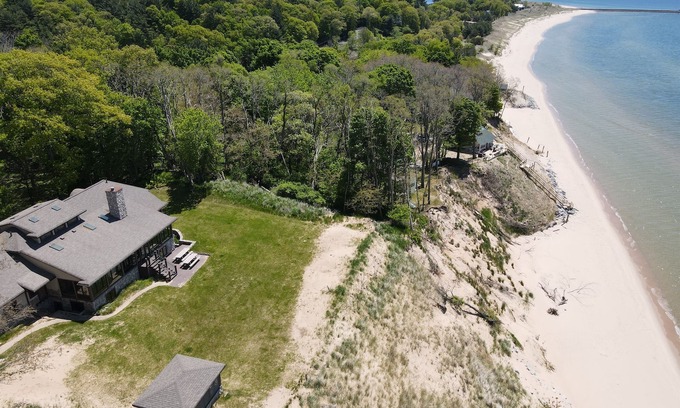 Montague Cabaña | Lake Michigan Beach Front in Montague - Sunset Views