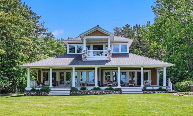 Manistee Casa | Lake Michigan Beach House