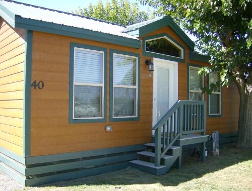 Nicolaus Complejo | Lake Minden Camping Resort Cottage 2