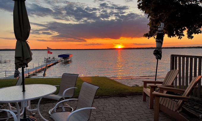 Lake City Cabaña | Lago Missaukee con muelle, polipasto, playa de arena y fabulosas puestas de sol