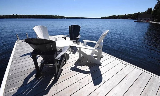 Bala Casa | Lake Muskoka - Lake Front Cottage - 230' Water