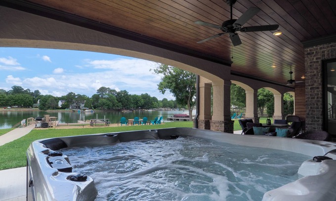 Mount Mourne Casa | Lake Norman Escape by SoCharm | Hot Tub, Games, and Private Beach