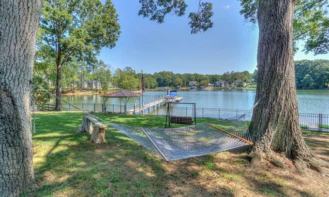 Mooresville Apartamento | Lake Norman - Tranquility Cove - Beautiful Lakefront Apartment