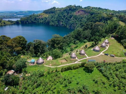 Fort Portal Otro | Lake Nyamirima cottages