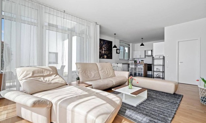 Fischbach Apartamento | Lake-Oasis |StayUnix| Lake-Terrace-Parking-Netflix