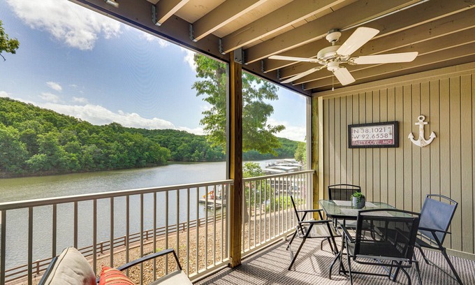 Osage Beach Condominio | Lake & Pool Access: Lazy Days Condo w/ Balcony!